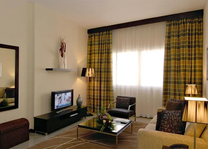 Deluxe One-Bedroom King Suite