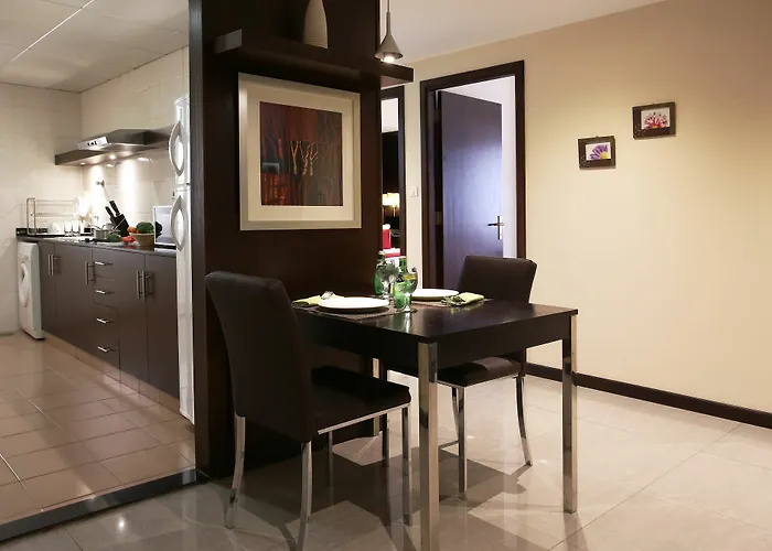 Deluxe One-Bedroom King Suite