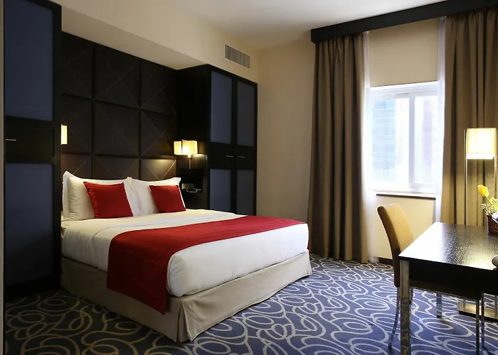 Deluxe One-Bedroom King Suite